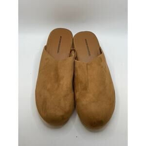 AMAZON ESSENTIALS Women's Tan Slip-On Clogs SZ 8
